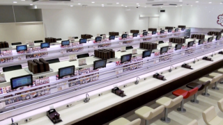 Illustration for article titled Japan's “High-Speed Sushi” Is Amazing